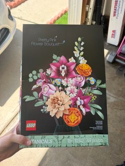 Pretty pink flower bouquet Legos