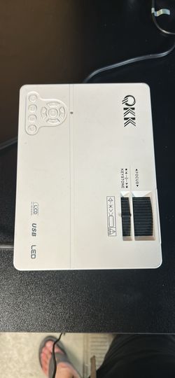 QKK Mini Projector