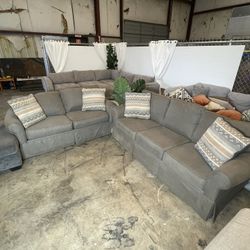 Harvey’s Sofa & Love Seat 