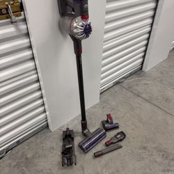 Dyson V8 Cordless Vacuum 