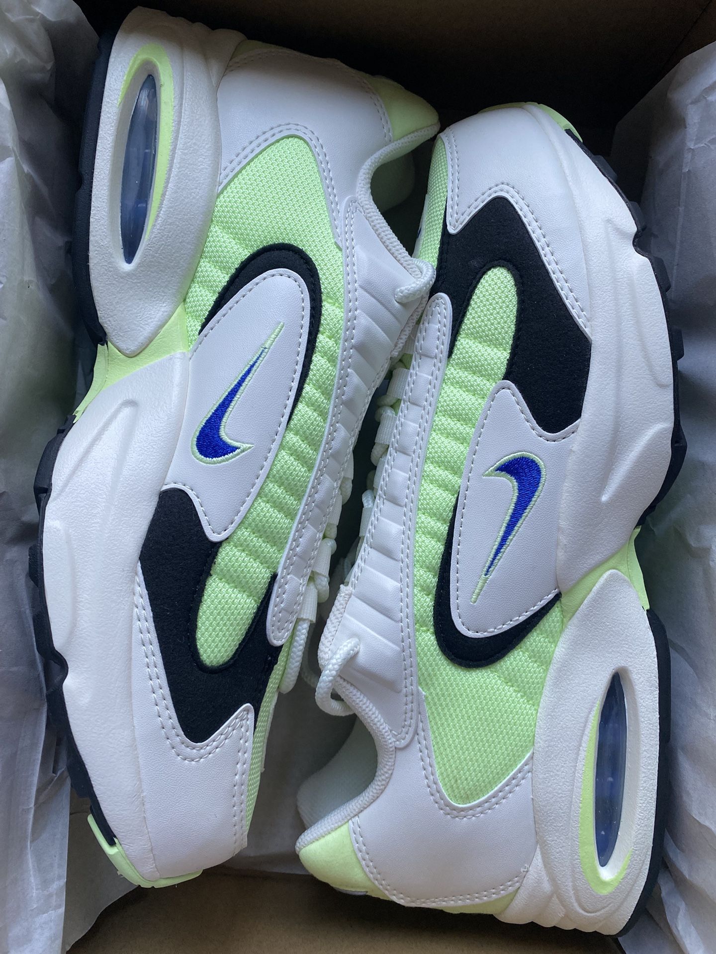 Nike Air Max Triax Men’s Size 11 (CT1104 700)