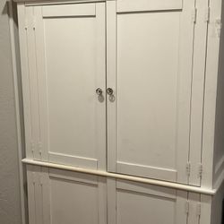 White Computer Desk/Hutch $30