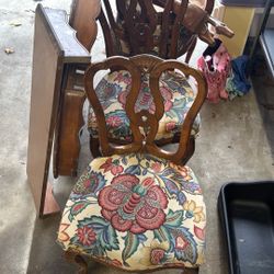 Table W/leaf & 4 Chairs 