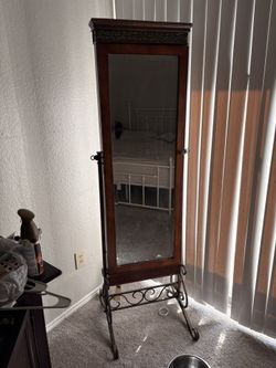 Mirror / Jewelry Box