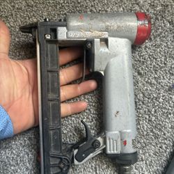 Staple Gun 