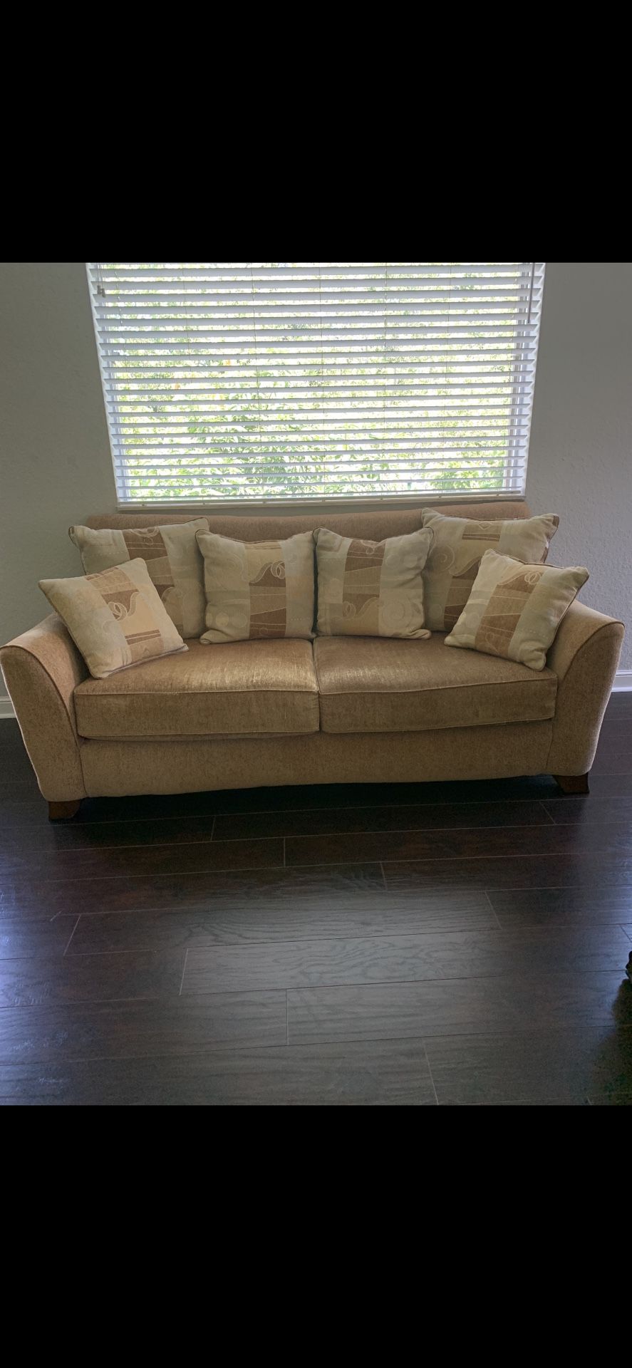 ESTATE SALE/ SUPER COMFORTABLE COUCH RETAIL IS $1,000