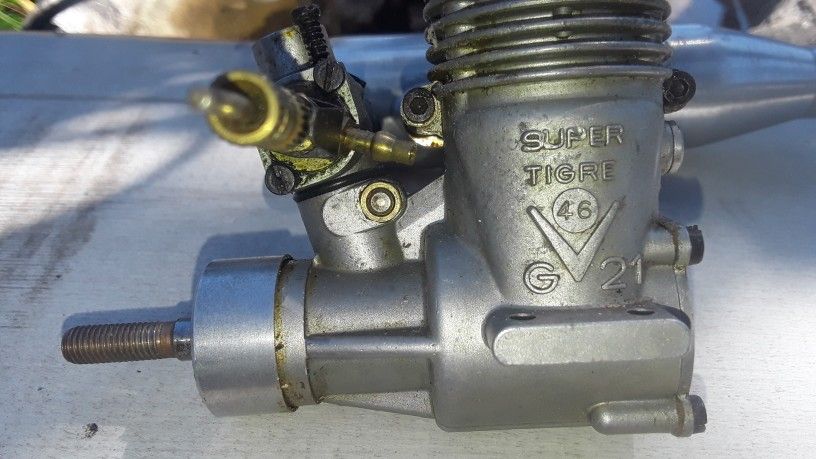 Super Tiger G-21 RC Engine