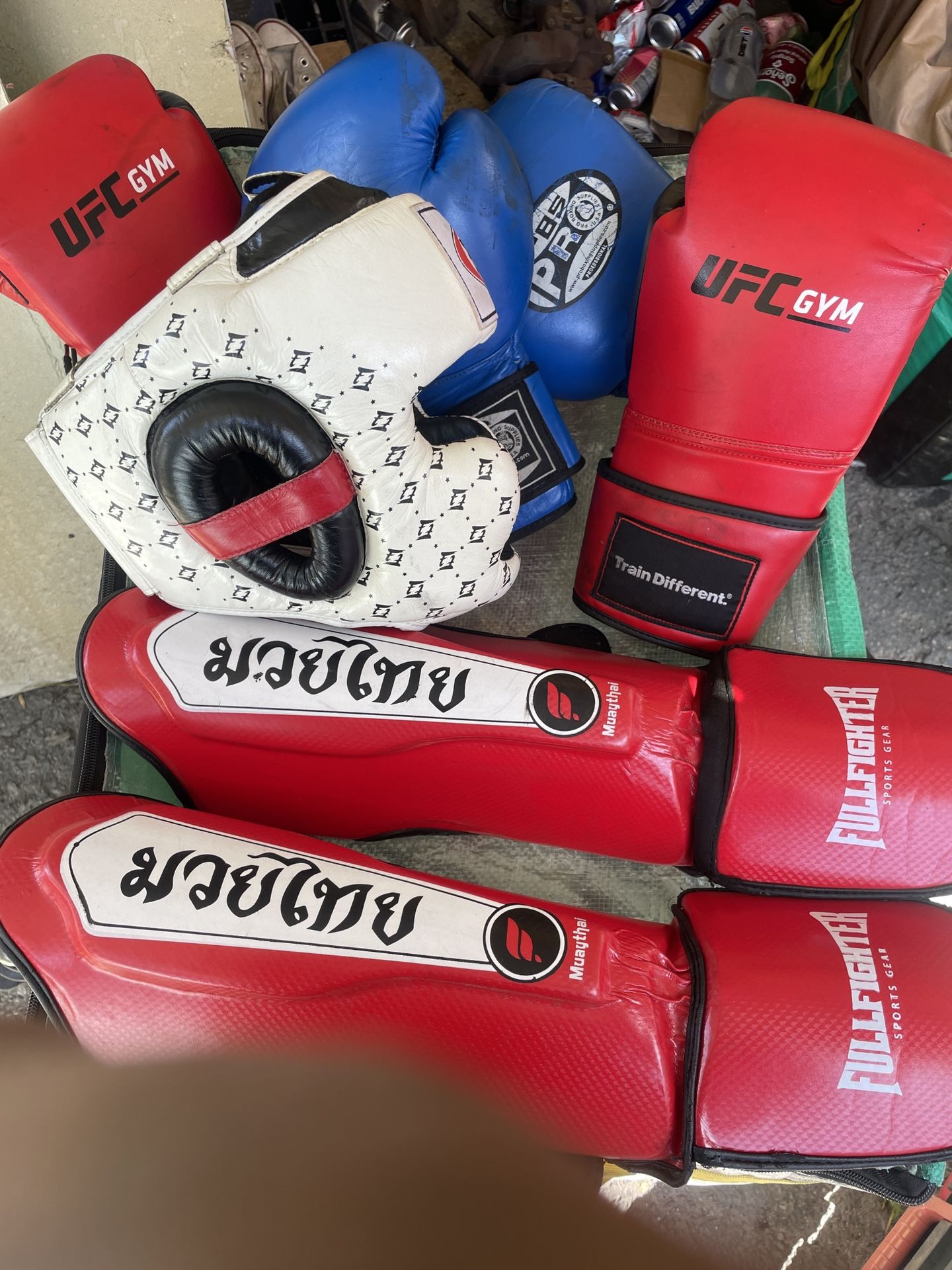 Professional MMA--UFC /Muay Thai /Boxing Gear