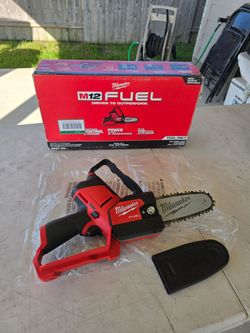 🔥$120 PRICE IS FIRM🔥 Milwaukee M12 FUEL 6 in. 12V Electric Pruning Saw HATCHET (Tool-Only)