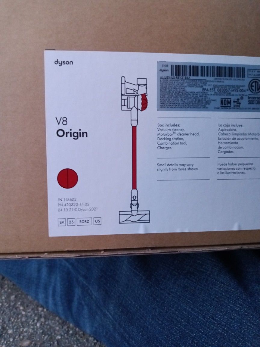 Dyson Cordless V8 Stick Vacuum