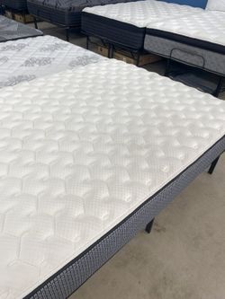 Brand New Queen Mattress Floor Models- Only 20 needed up front!