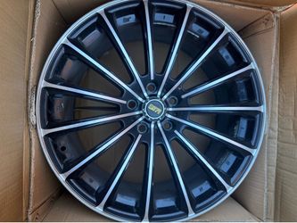 (4) 19 inch 5 Lug rims