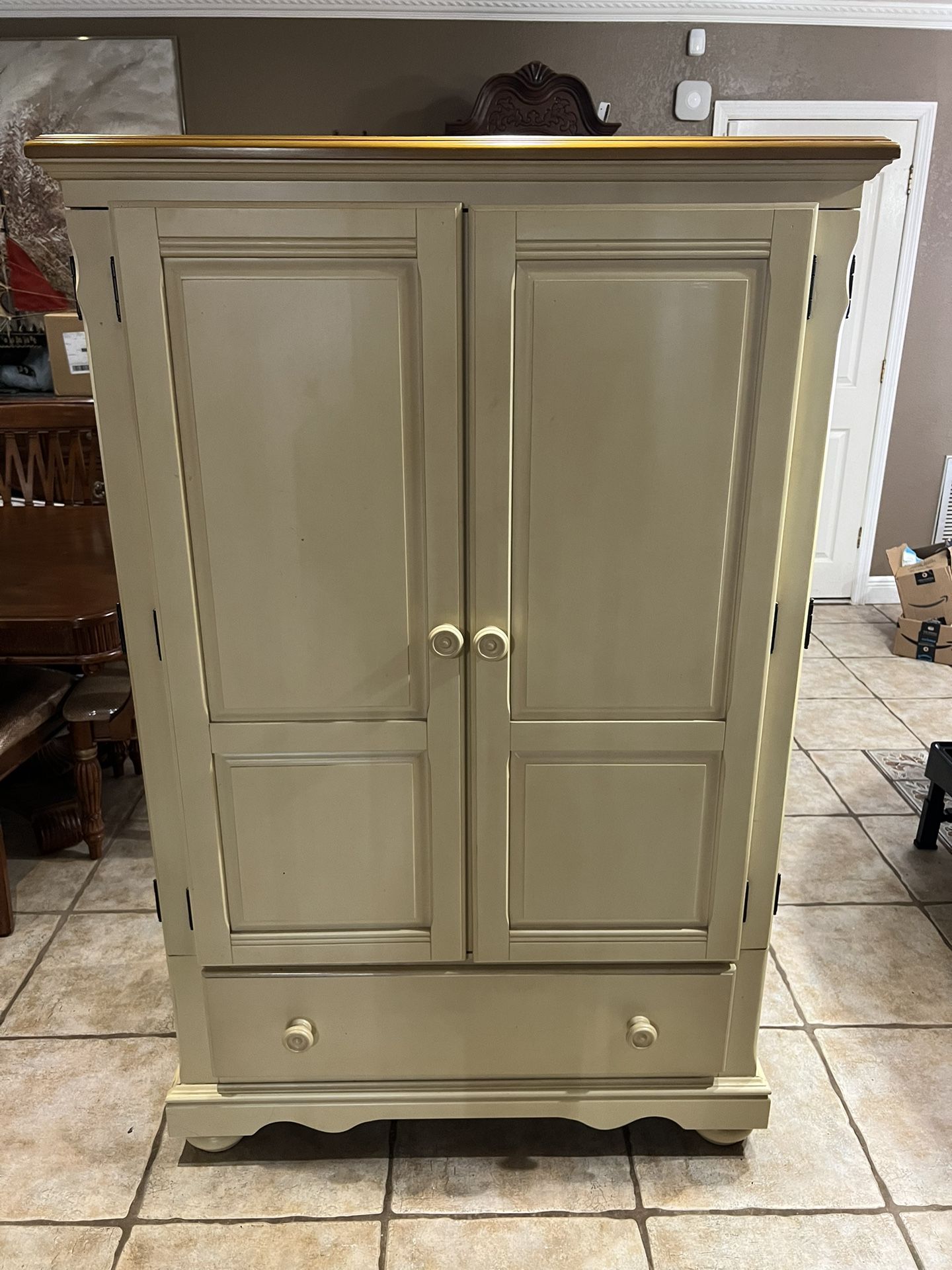 Rooms To Go~4pc Cindy Crawford 2-Tone Solid Pine & Creme’ Wood Kids’ Collection Bedroom Furniture Set~