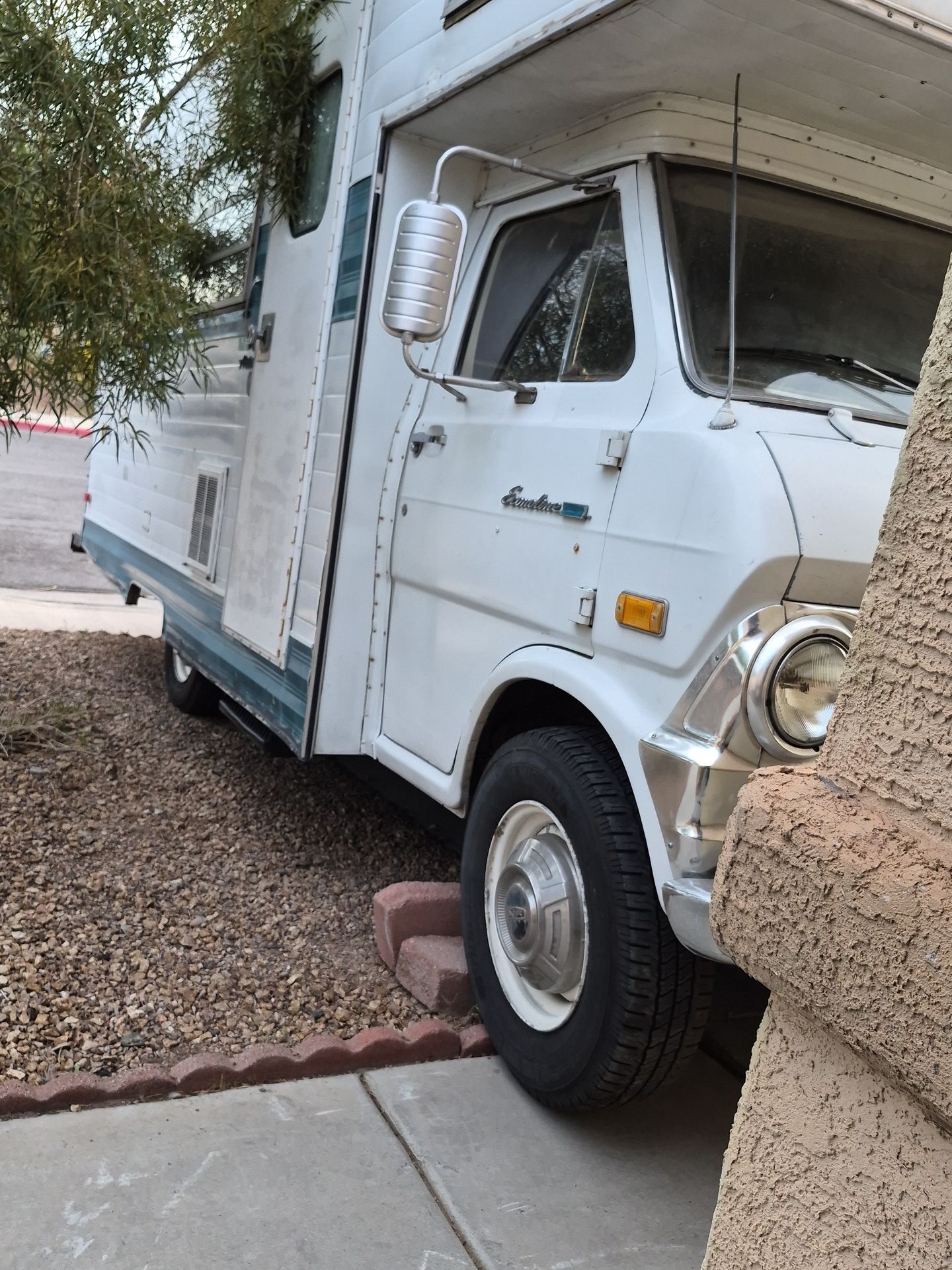 Camper 302 auto runs drives stops Arkansas title in my name vintage camper