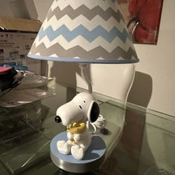 Lambs & Ivy Classic Snoopy & Friends White/Gray Nursery Lamp with Shade 