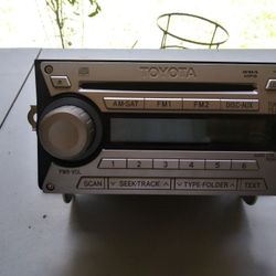 Toyota fj cruiser radio.