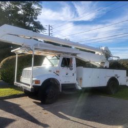 Bucket Truck, Ford 4700  For Sale