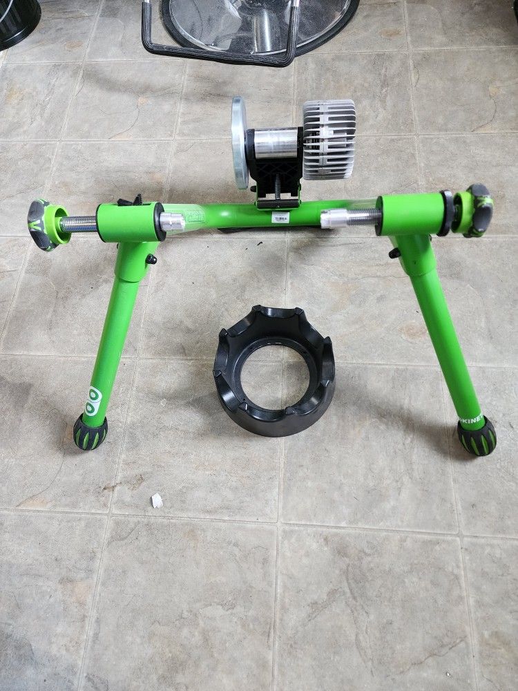 Kinetic Road Machine| Smart 2 Trainer