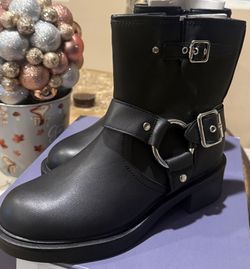 Boots Black Size 7