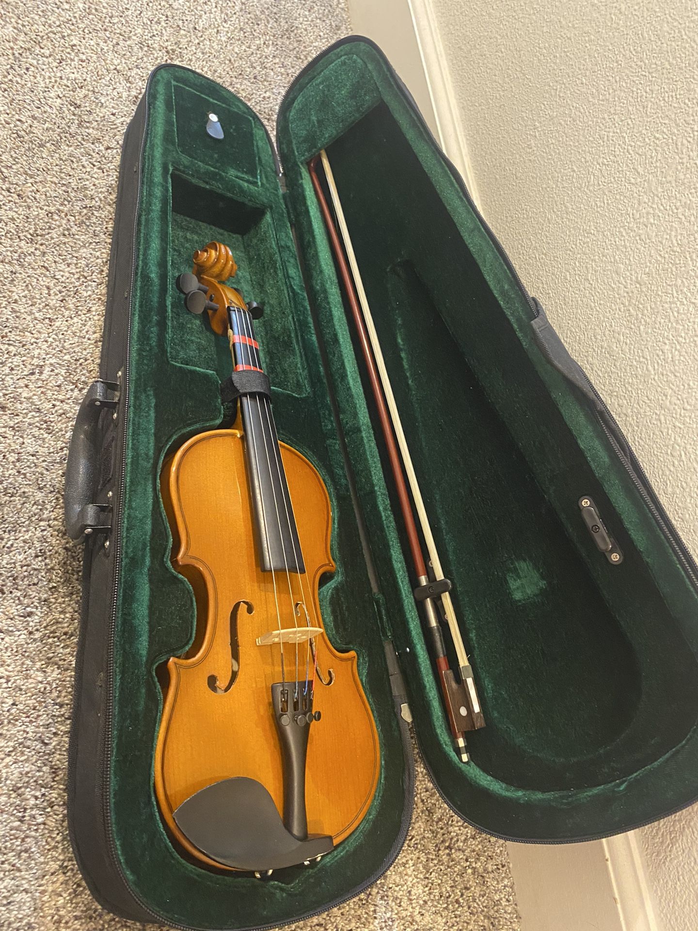 Brown 1/4  Violin With Bow, Guitar Case, And Wax For Bow. 