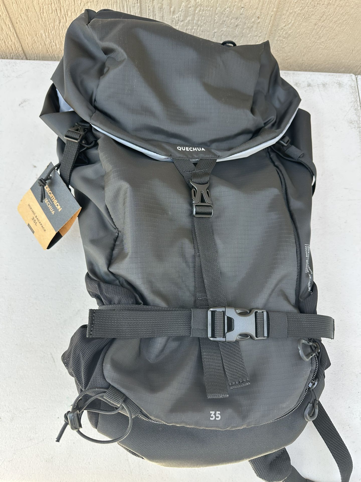 New W Tags Decathlon Jet Black Quechua Hiking Backpacks 35L $40