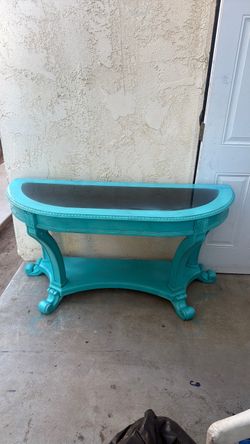 Big entry table or for Tvs