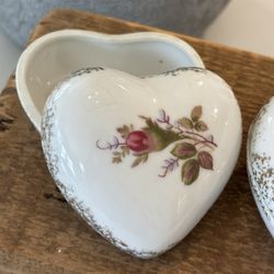 Vintage Heart Trinket Box 