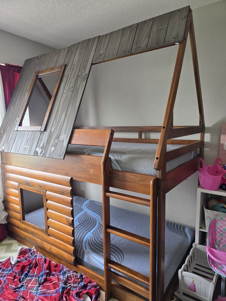 Bunk Bed With Matresses