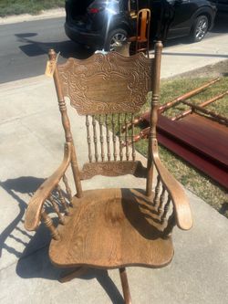 Vintage rocking chair to repurpose!!