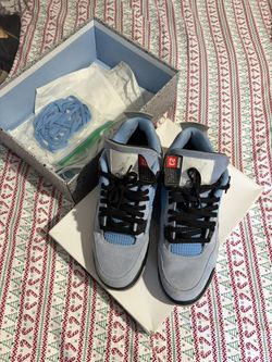 Jordan 4’s MEN UNC Blue Size 11