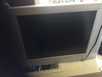 APPROXIMATELY 16 inch TV/DVD COMBO