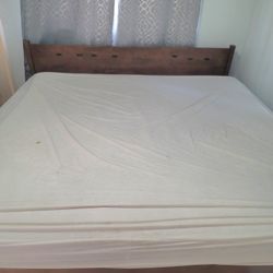 CAMA TAMAÑO KING ( 82×83 PULGADAS ) NO INCLUYE COLCHÓN 
