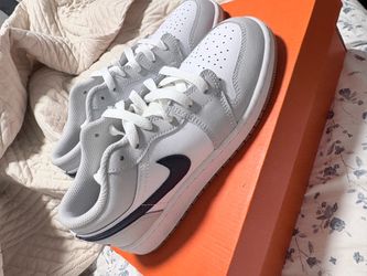 Nike dunks size 4youth