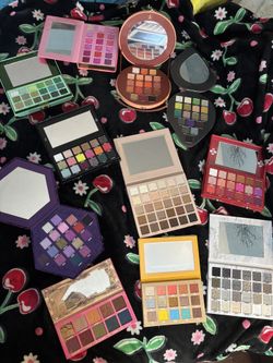 Jeffrey Star Costemic palettes