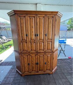 Corner desk cabinet, lots of storage