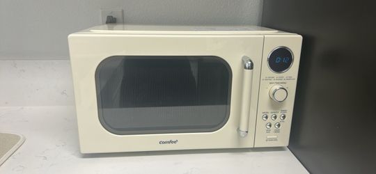 Comfee Retro Countertop Microwave Oven