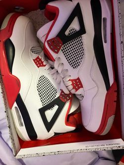 Fire red Jordan 4 size 11