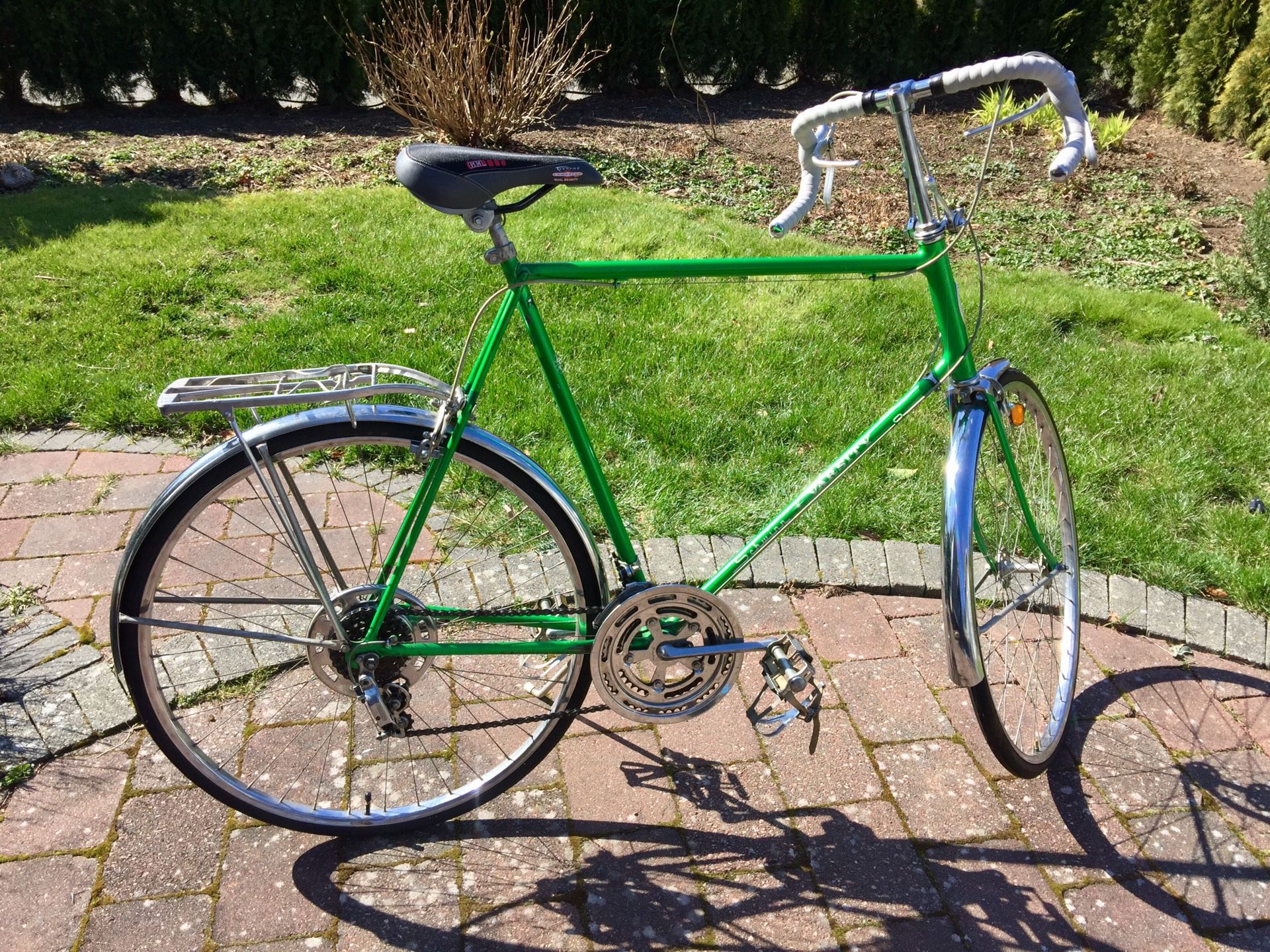 Vintage 70s Schwinn Varsity 10 speed bike 25.5"