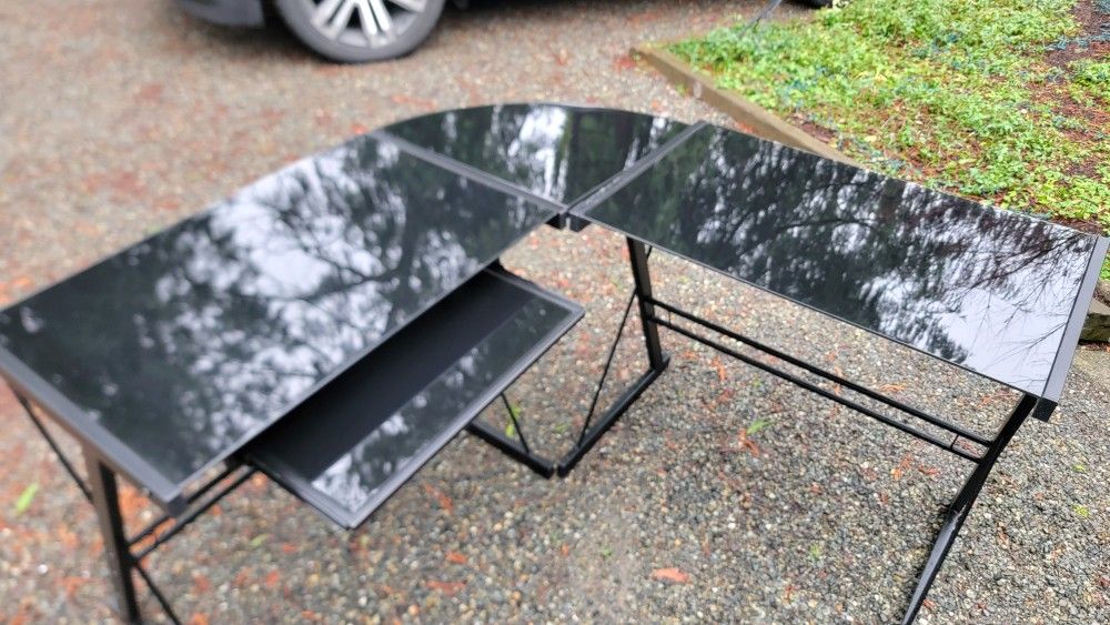Glass Top Computer/Gaming Desk
