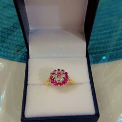 Beautiful 10kt Gold Ring