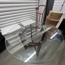 Glass dinning table