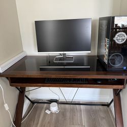 Computer desk 