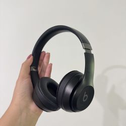 Beats Solo 4 Matte Black 