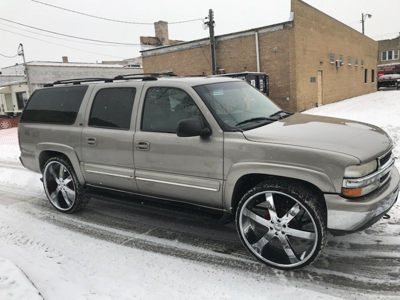2002 Chevy Suburban Super Clean Truck on 28’s!!!!