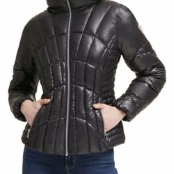 GUESS Womens shiny Quilted Full Zip Puffer Jacket black size L
