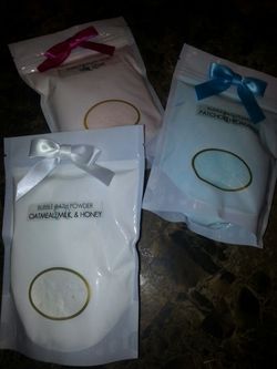 Bubble bath powder