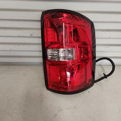 2014 to 2018 GMC Sierra passenger side tail light