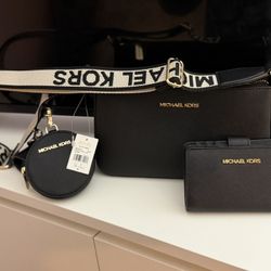 NEW Michael Kors Purse & Wallet Set 🎄