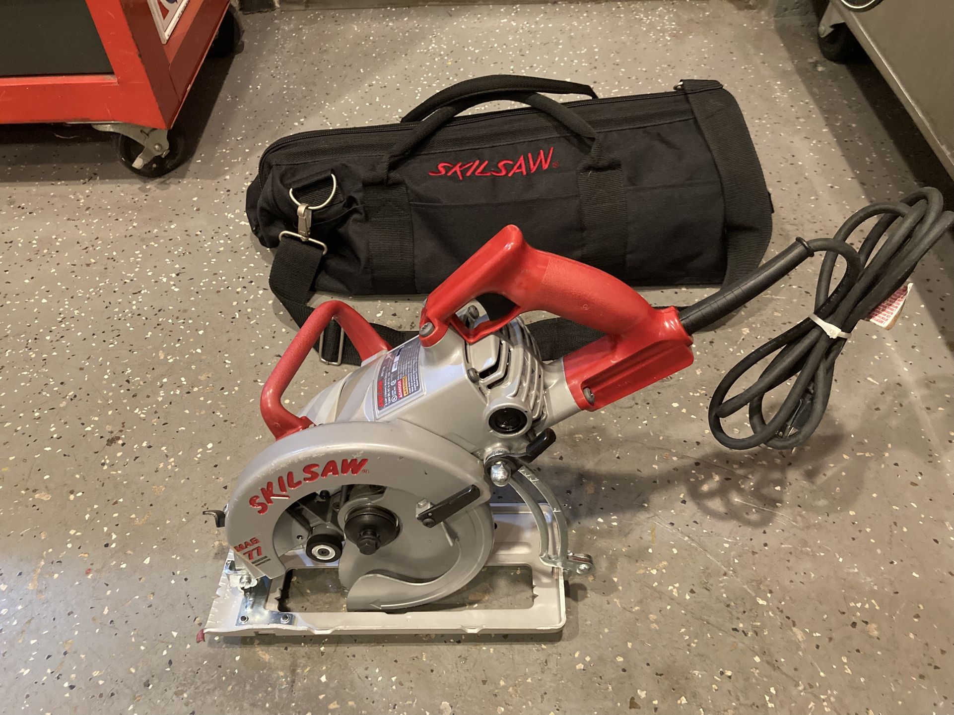 Skilsaw Brand New MAG 77 With Bag