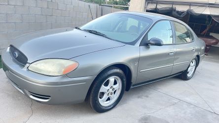 2004 Ford Taurus